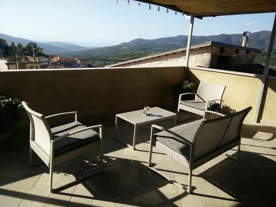 Вілла Casa Torre Con Terrazza Panoramica Futani Екстер'єр фото